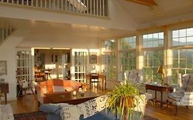 Apple Hill Inn